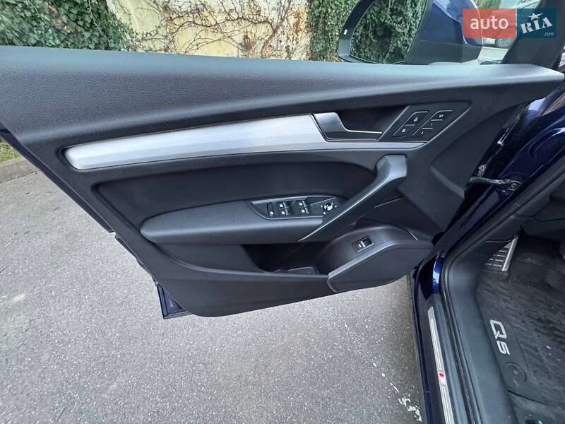 Внедорожник / Кроссовер Audi Q5 2017 в Киеве