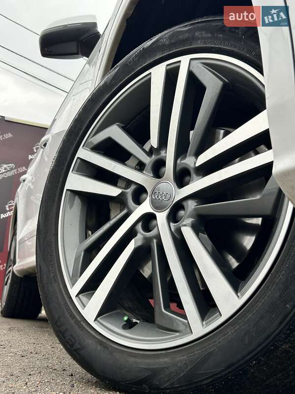 Внедорожник / Кроссовер Audi Q5 2017 в Сумах