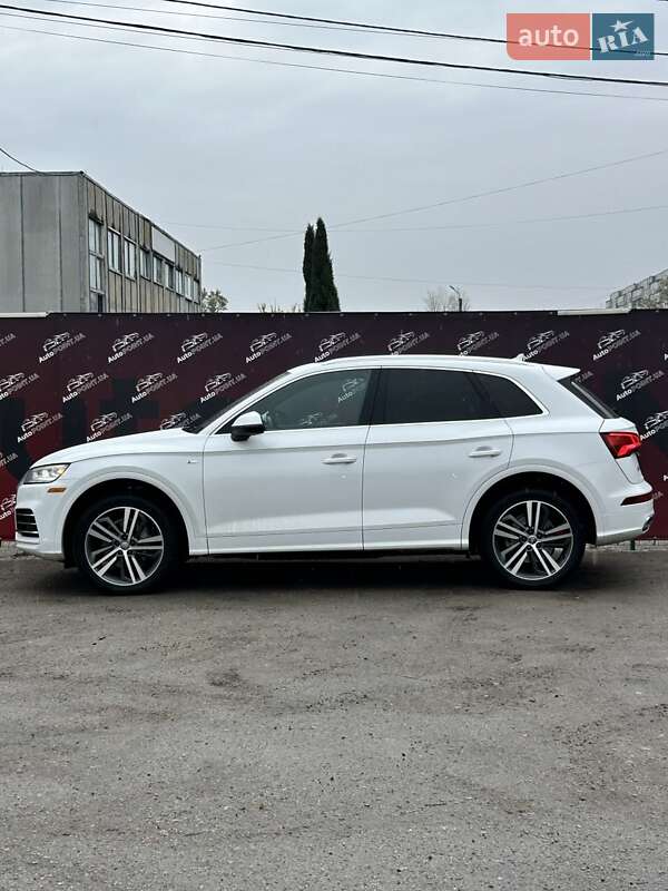 Внедорожник / Кроссовер Audi Q5 2017 в Сумах