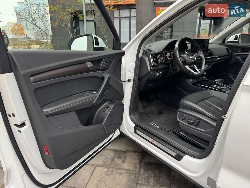 Внедорожник / Кроссовер Audi Q5 2022 в Киеве