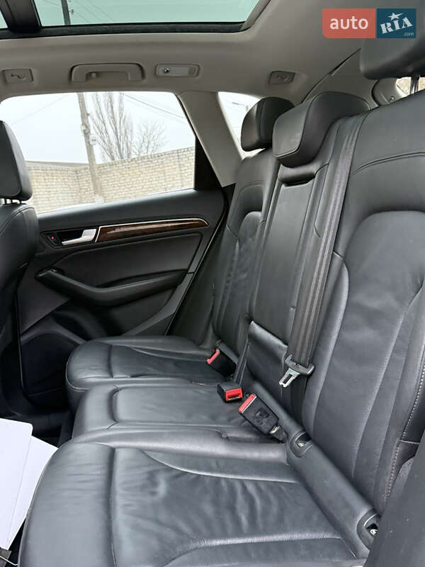 Внедорожник / Кроссовер Audi Q5 2015 в Ровно