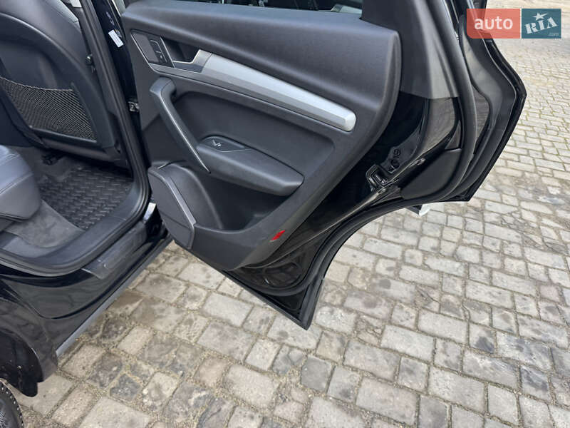 Внедорожник / Кроссовер Audi Q5 2017 в Ковеле фото 45 Внедорожник / Кроссовер Audi Q5 2017 в Ковеле