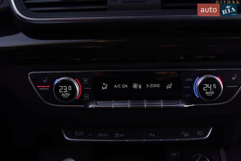 Внедорожник / Кроссовер Audi Q5 2018 в Ивано-Франковске