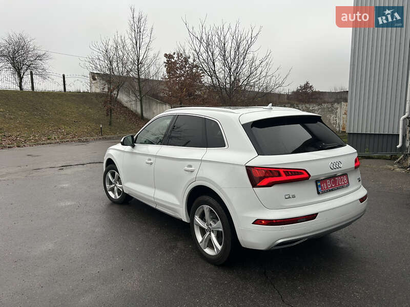 Внедорожник / Кроссовер Audi Q5 2018 в Сумах