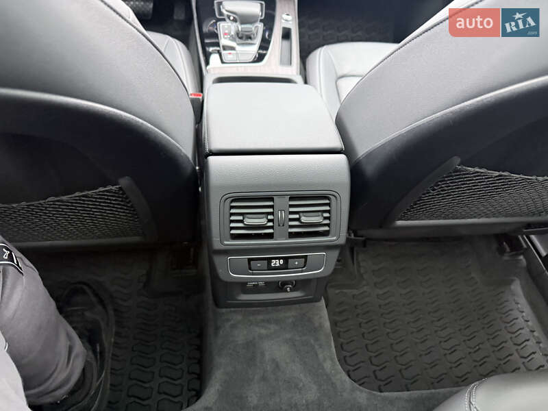 Внедорожник / Кроссовер Audi Q5 2023 в Киеве