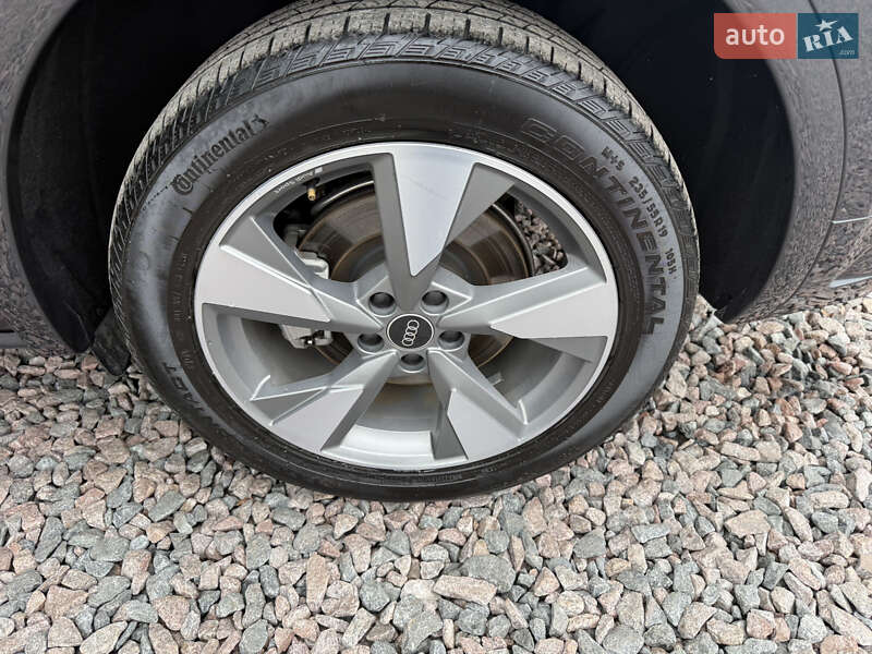 Внедорожник / Кроссовер Audi Q5 2023 в Киеве