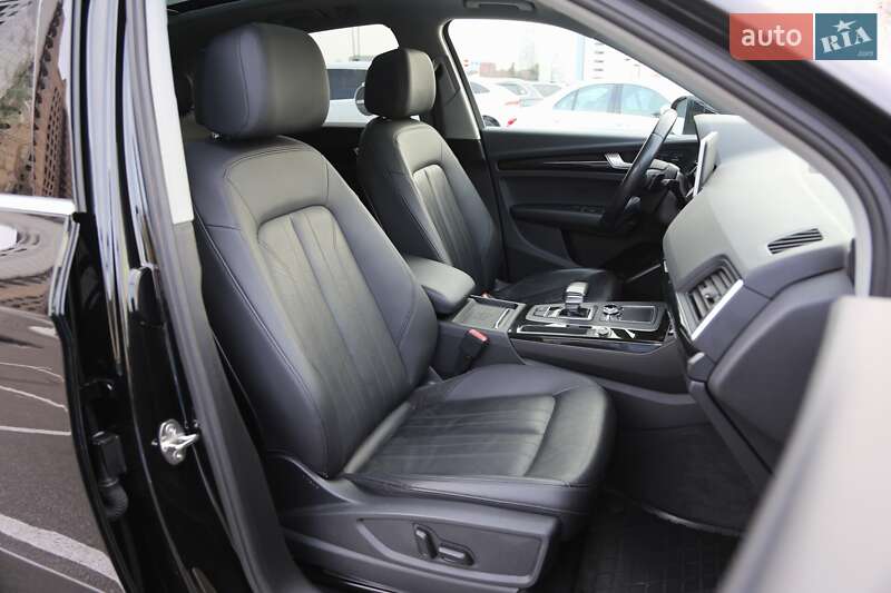 Внедорожник / Кроссовер Audi Q5 2020 в Киеве