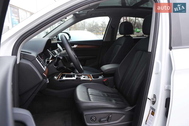 Внедорожник / Кроссовер Audi Q5 2023 в Киеве