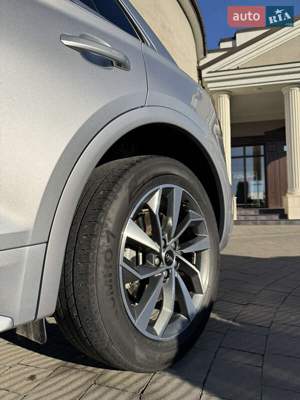 Внедорожник / Кроссовер Audi Q5 2022 в Львове