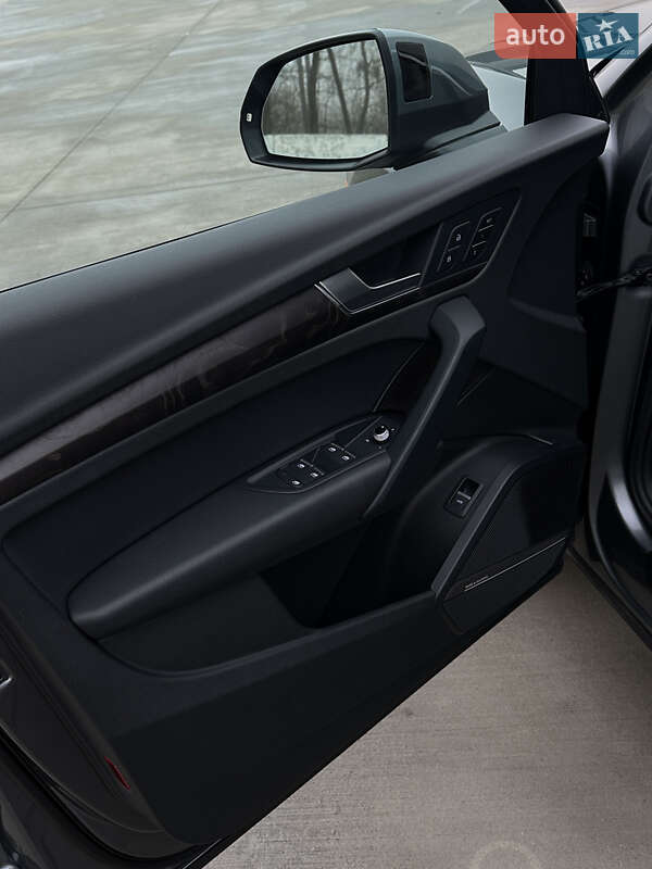 Внедорожник / Кроссовер Audi Q5 2017 в Луцке