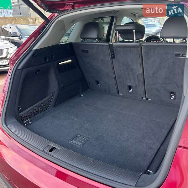 Внедорожник / Кроссовер Audi Q5 2019 в Чернигове