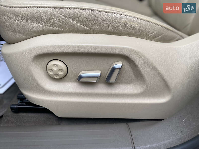 Внедорожник / Кроссовер Audi Q5 2015 в Дрогобыче