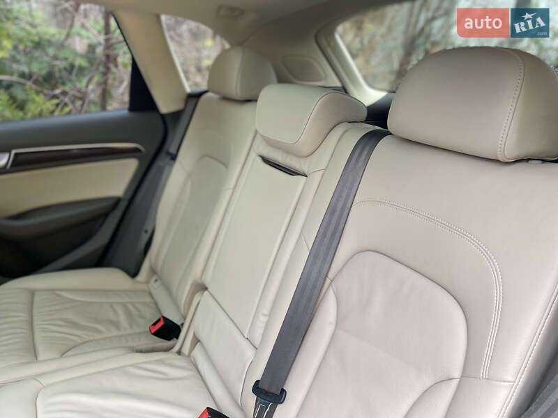 Внедорожник / Кроссовер Audi Q5 2015 в Дрогобыче