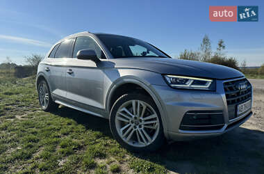 Внедорожник / Кроссовер Audi Q5 2017 в Новояворовске