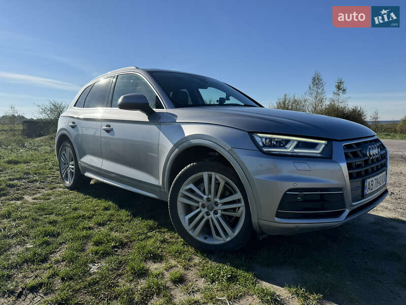 Внедорожник / Кроссовер Audi Q5 2017 в Новояворовске