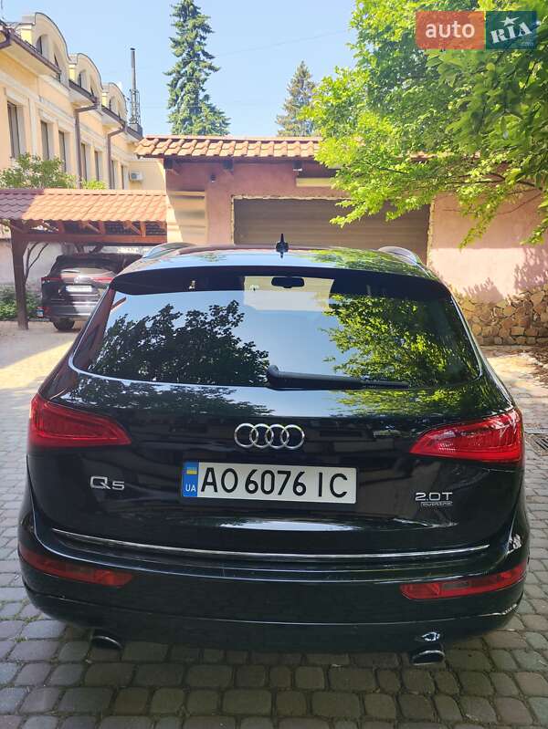 Внедорожник / Кроссовер Audi Q5 2015 в Ужгороде