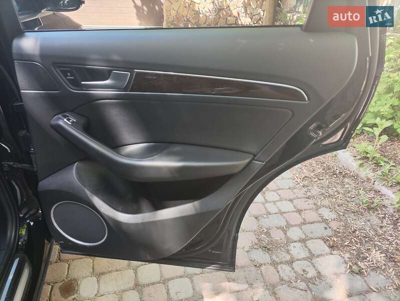 Внедорожник / Кроссовер Audi Q5 2015 в Ужгороде