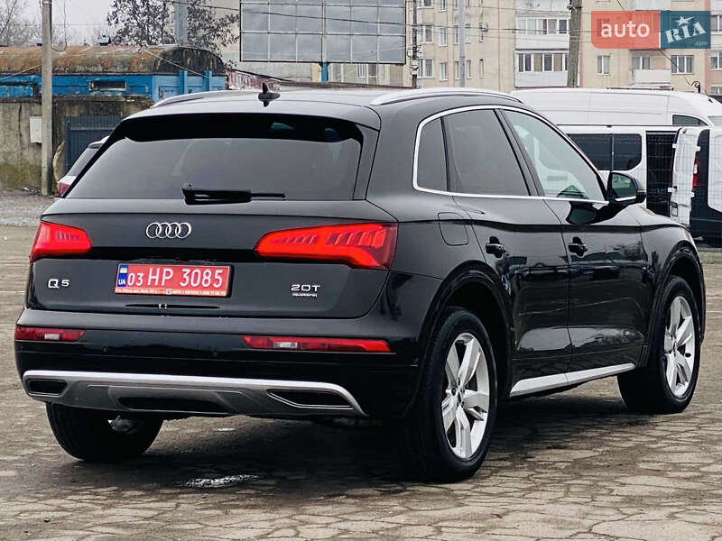 Позашляховик / Кросовер Audi Q5 2018 в Рівному