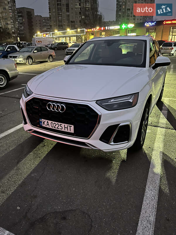 Внедорожник / Кроссовер Audi Q5 2022 в Киеве