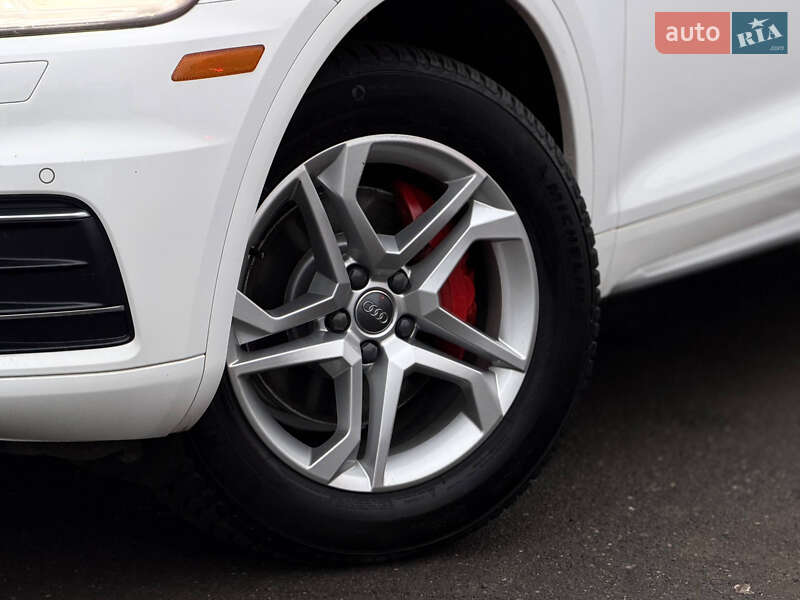 Внедорожник / Кроссовер Audi Q5 2018 в Кривом Роге