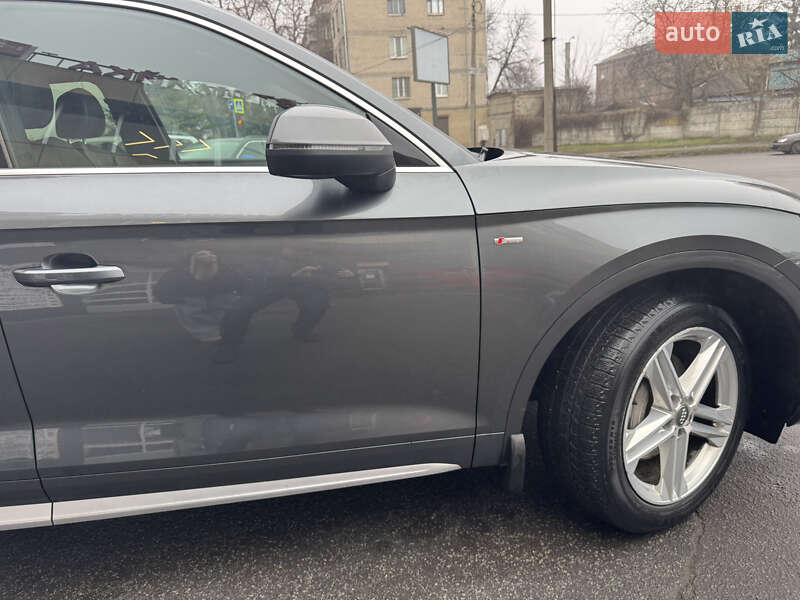 Внедорожник / Кроссовер Audi Q5 2017 в Харькове