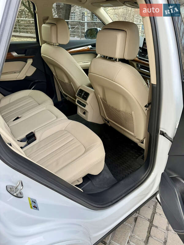 Внедорожник / Кроссовер Audi Q5 2022 в Киеве