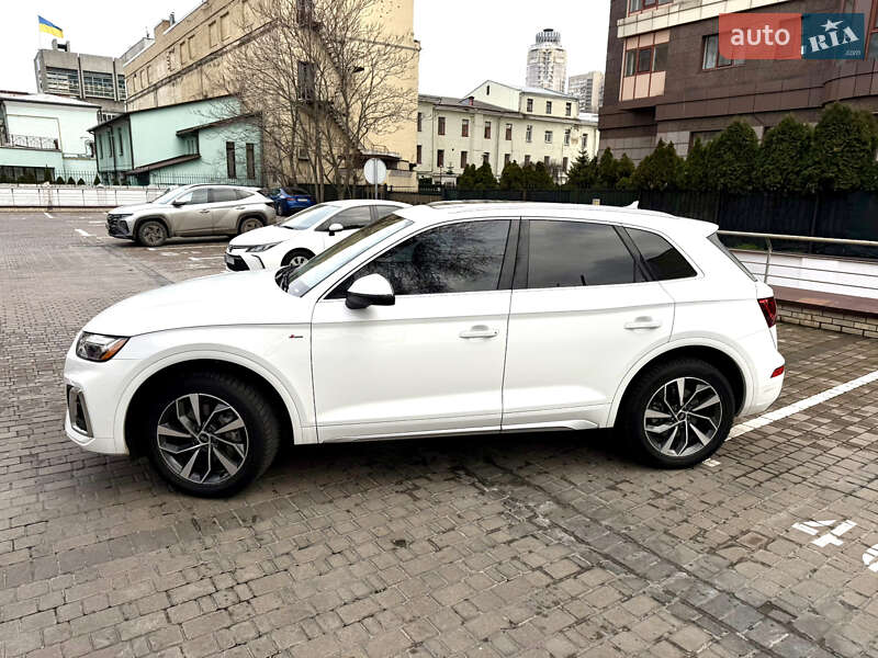 Внедорожник / Кроссовер Audi Q5 2022 в Киеве