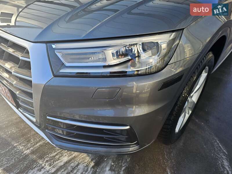 Внедорожник / Кроссовер Audi Q5 2017 в Луцке