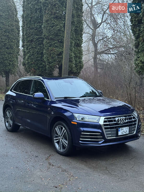 Внедорожник / Кроссовер Audi Q5 2019 в Ровно