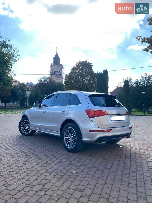 Внедорожник / Кроссовер Audi Q5 2010 в Каменец-Подольском