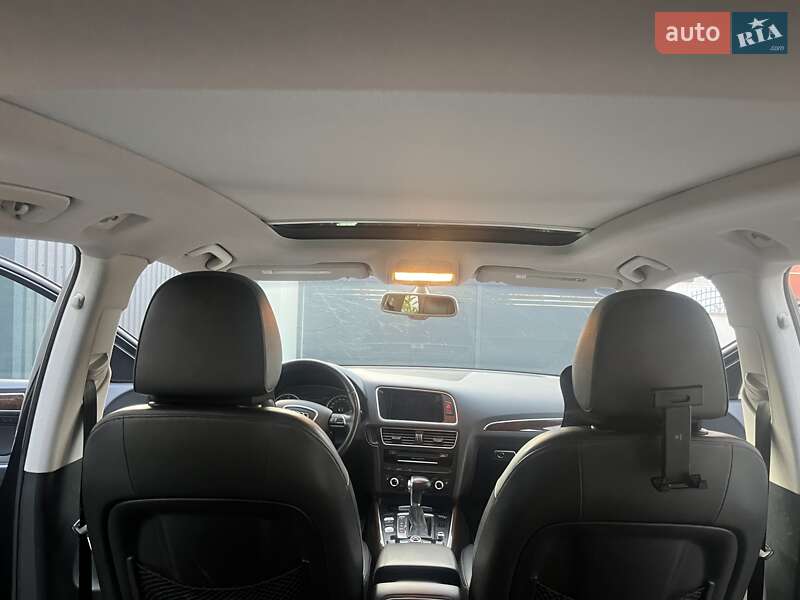 Позашляховик / Кросовер Audi Q5 2015 в Виноградові