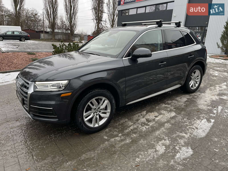 Позашляховик / Кросовер Audi Q5 2020 в Рівному