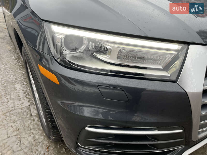 Позашляховик / Кросовер Audi Q5 2020 в Рівному