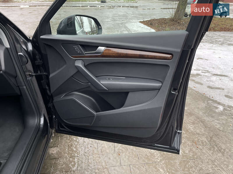 Позашляховик / Кросовер Audi Q5 2020 в Рівному