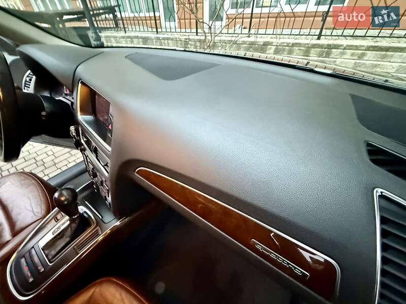 Внедорожник / Кроссовер Audi Q5 2009 в Одессе