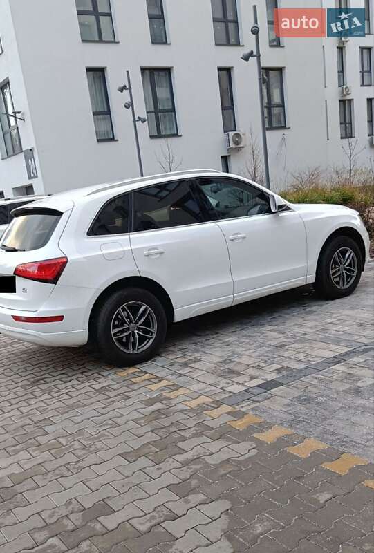 Позашляховик / Кросовер Audi Q5 2013 в Ужгороді