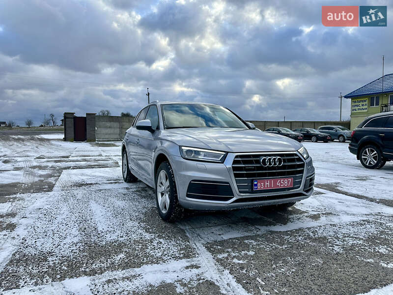 Позашляховик / Кросовер Audi Q5 2018 в Володимирі