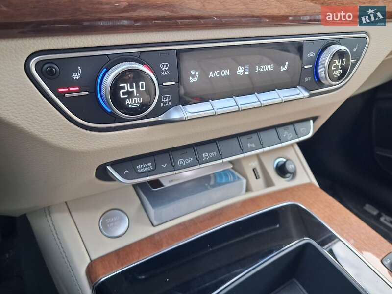 Внедорожник / Кроссовер Audi Q5 2022 в Одессе