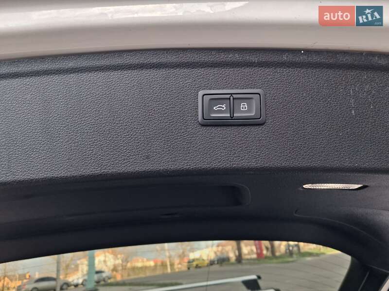 Внедорожник / Кроссовер Audi Q5 2022 в Одессе