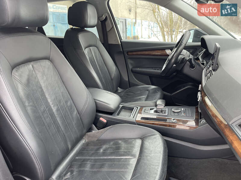 Внедорожник / Кроссовер Audi Q5 2017 в Ровно фото 25 Внедорожник / Кроссовер Audi Q5 2017 в Ровно