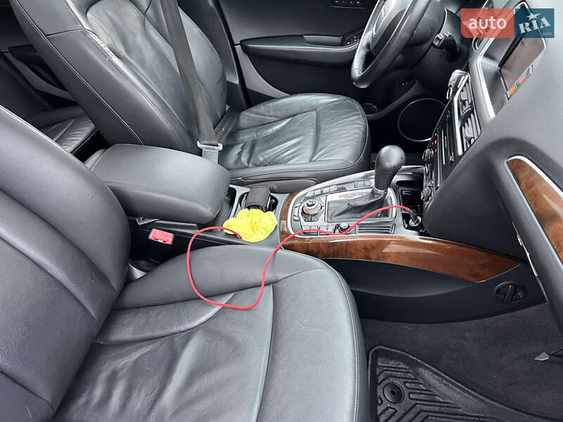 Внедорожник / Кроссовер Audi Q5 2011 в Владимире