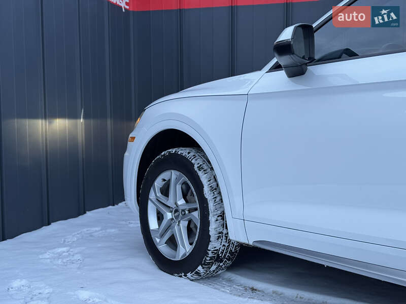 Внедорожник / Кроссовер Audi Q5 2017 в Луцке