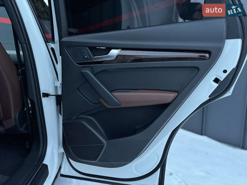 Внедорожник / Кроссовер Audi Q5 2017 в Луцке