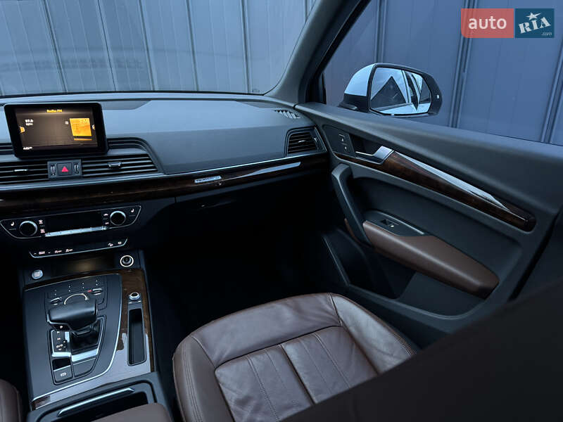 Внедорожник / Кроссовер Audi Q5 2017 в Луцке