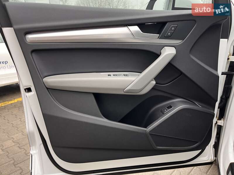 Внедорожник / Кроссовер Audi Q5 2017 в Житомире