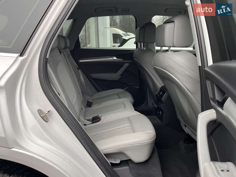 Внедорожник / Кроссовер Audi Q5 2017 в Житомире