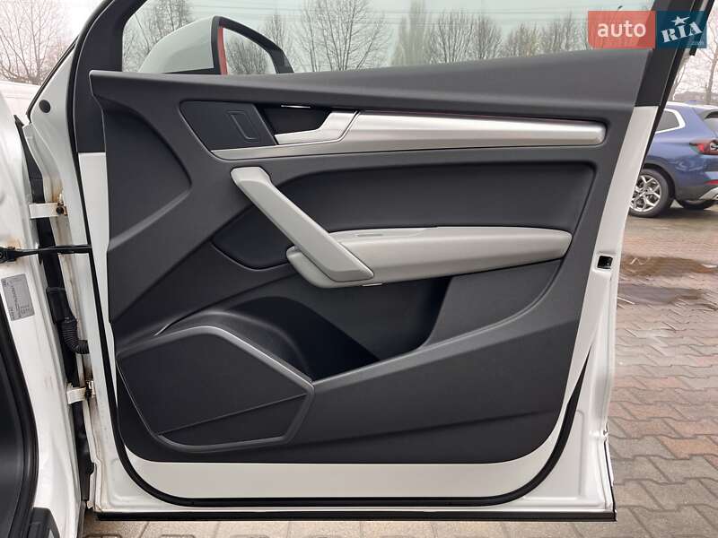 Внедорожник / Кроссовер Audi Q5 2017 в Житомире