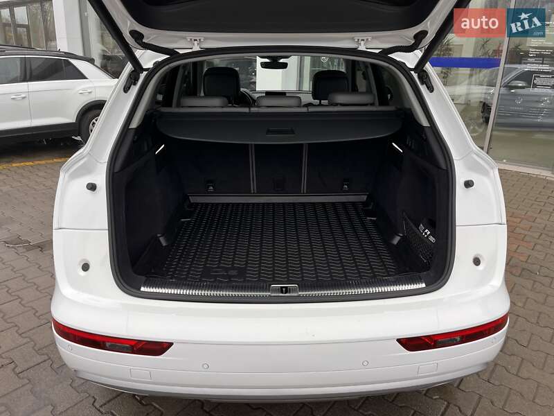 Внедорожник / Кроссовер Audi Q5 2017 в Житомире