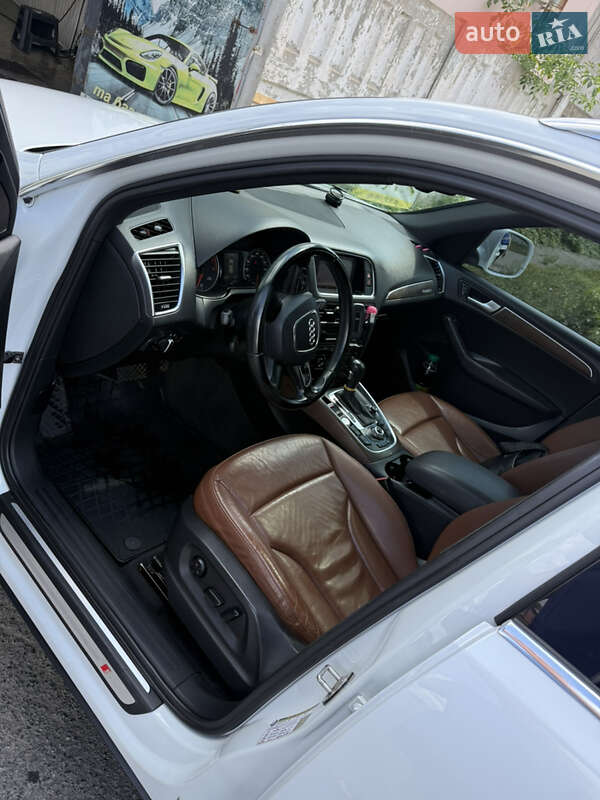 Позашляховик / Кросовер Audi Q5 2011 в Полтаві