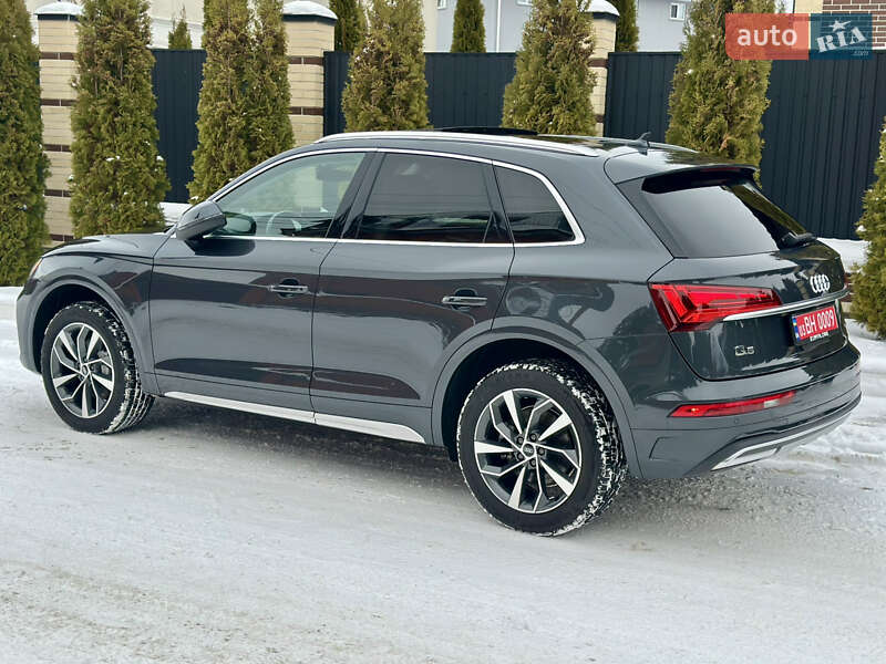 Внедорожник / Кроссовер Audi Q5 2021 в Киеве